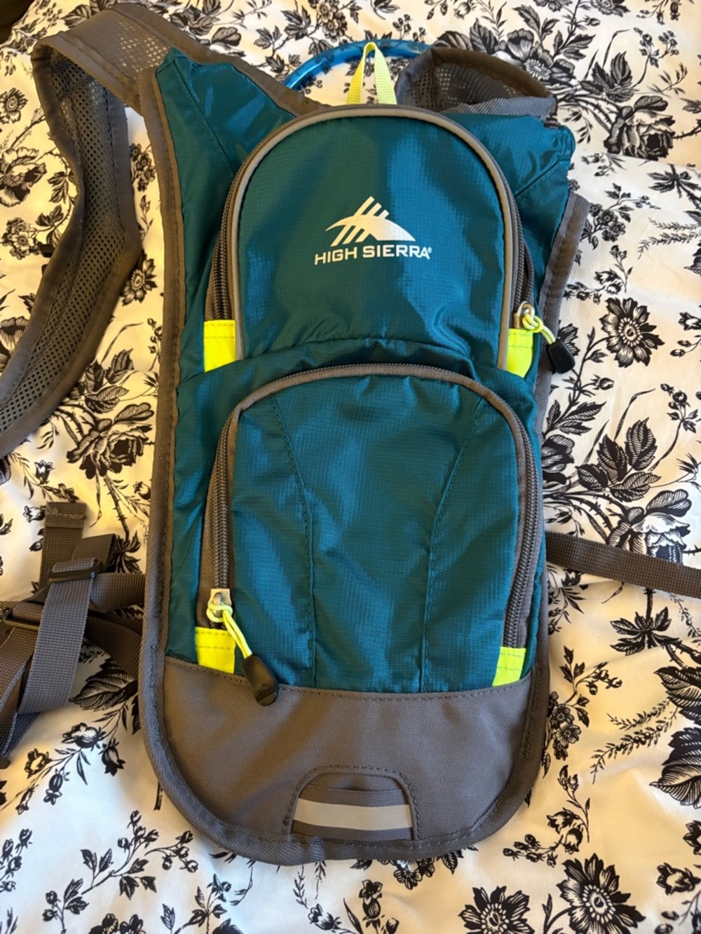High Sierra Hydro Camel Pack Hydration Hiking Backpack EUC